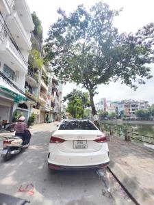 MẶT HỒ - Vị trí KIM CƯƠNG Đắc địa nhất Q. Đống Đa. 42m 6T - Phân Lô - Vỉa Hè, Ô Tô tránh. Giá hơn 15 tỷ